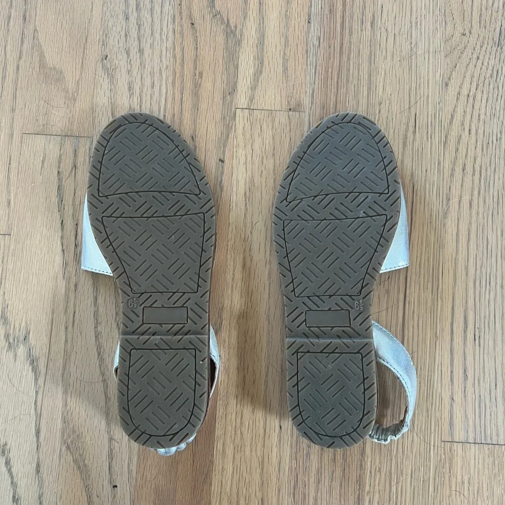 Sandals - Picture 2 of 2